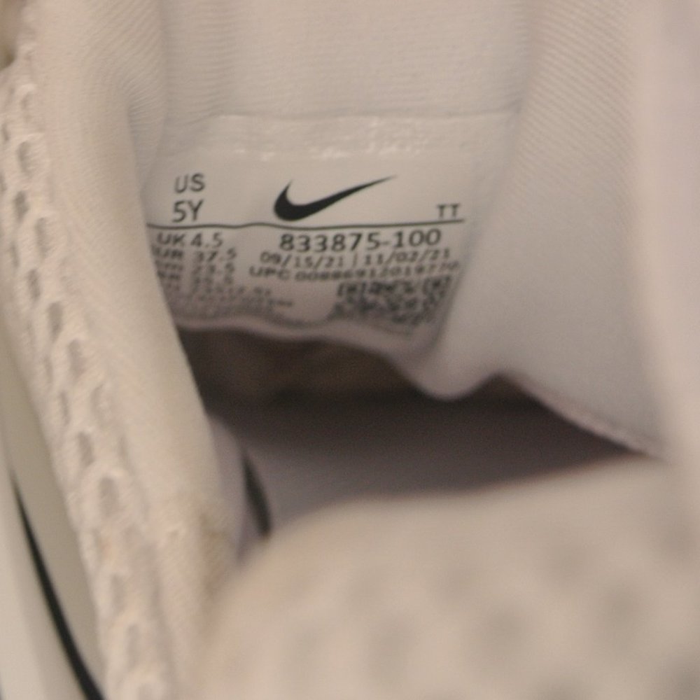 Nike Air Presto GS Triple White 833875-100 size 5Y / Women's 6.5 New - Picture 9 of 11